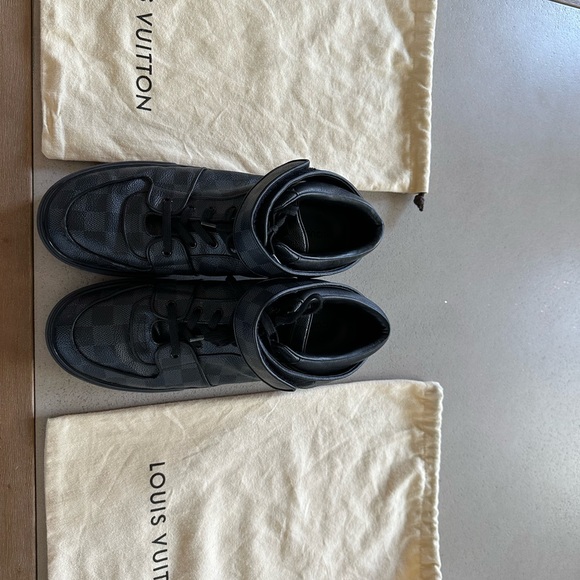 Louis Vuitton Graphic Canvas High Top. Size 10 1/2. - Picture 12 of 16